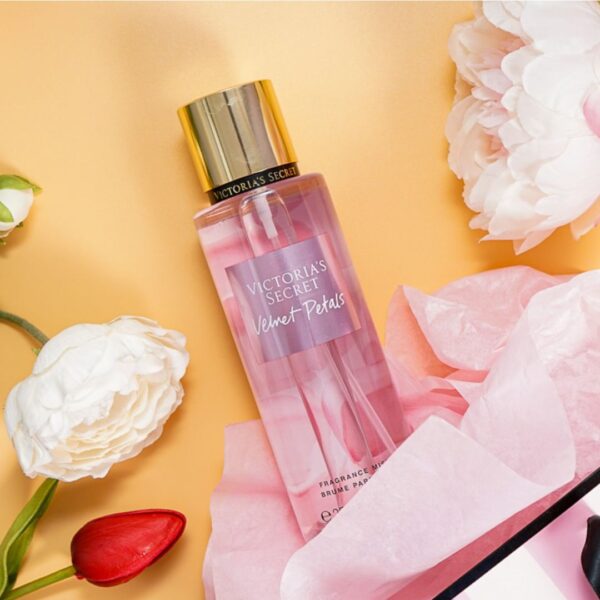 kit Victoria´s Secret - Velvet Petals - Body Splash + hidratante - Imagem 2